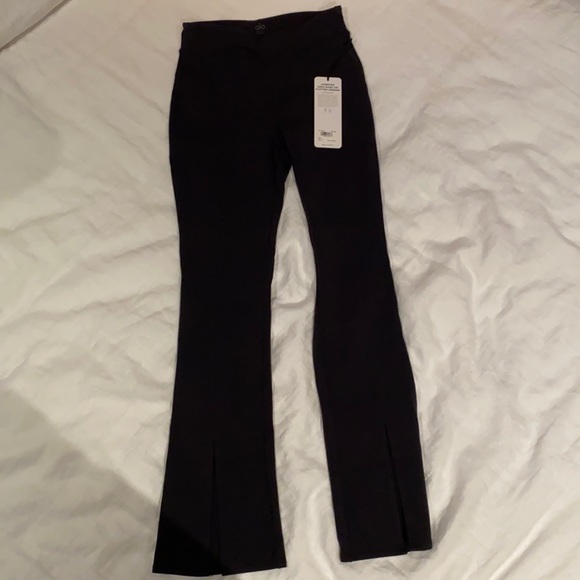 Alo high waisted fluttter leggings 7/8 length - Picture 1 of 4